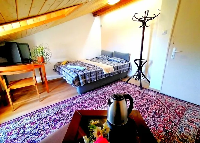 Ostello Central Suites *